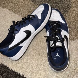 Nike Men's Navy and White Sneakers